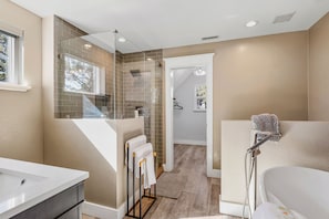 Shower, hair dryer, towels - Polished Mountain Home with Fireplaces, Decks, WiFi & Forest View - 2 Dogs OK (Flagstaff)