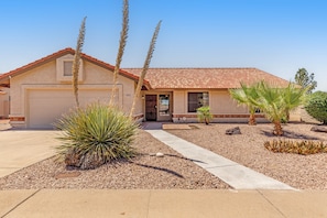 Exterior - Dog-friendly home with private pool, great backyard, and free WiFi (Mesa)