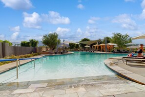 A heated pool - Trilogy Polo Club home w/private jacuzzi, Peloton, shared pool & tennis courts (Indio)