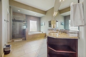 Shower, hair dryer, towels - Waterfront Getaway w/ Free WiFi, Central A/C, Washer/Dryer, & Shared Pool (Tempe)
