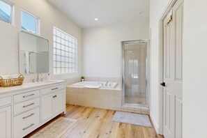 Shower, hair dryer, towels - Quiet Dog-Friendly Desert Getaway w/ Private Pool, Spa & Mountain Views (Palm Desert)