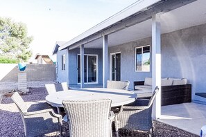 Outdoor dining - Dog-Friendly, Remodeled Home w/Large Patio, Private Pool, Fenced Yard, Gas Grill (Tucson)