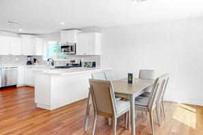 Dining - Dog-Friendly, Remodeled Home w/Large Patio, Private Pool, Fenced Yard, Gas Grill (Tucson)