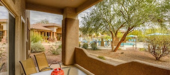 Comfortable condo with renovated kitchen, patio, pool, hot tub & fitness center
