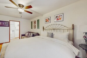 2 habitaciones, tabla de planchar con plancha y cuna de viaje 