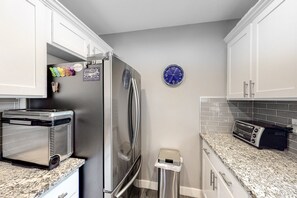 Interior - Snowbird-friendly home with central AC, washer/dryer & free WiFi - near golf (Phoenix)