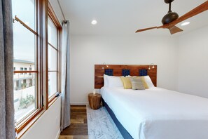 2 bedrooms, iron/ironing board, free WiFi, bed sheets - Delightful Desert Gem W/ High-Speed WiFi, Modern Art, & Balcony - Dogs Welcome (Tucson)