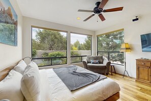 4 bedrooms, desk, iron/ironing board, free WiFi - Peaceful Sedona Retreat | Dog-Friendly | Fire pit, Patio, Trails Nearby (Sedona)