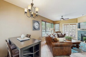Smart TV - Snowbird-friendly condo w/shared heated outdoor pool, hot tub & tennis (Tucson)
