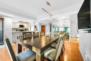 Dining - Inviting home with a private pool, fast WiFi, central A/C & a washer/dryer (Phoenix)