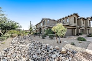 Exterior - Golf-Course View Condo with Central AC & Washer/Dryer - Shared Pool & Hot Tub (Scottsdale)