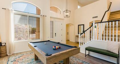 Dog-friendly golf course home with pool, spa, pool table, WiFi & Peloton