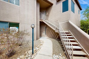 Exterior detail - Dog-friendly house close to recreation center with shared pool & hot tub, AC (Tucson)