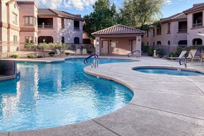 Pool - Modern Condo with Shared Pool/Hot Tub, High-Speed WiFi, Central AC, Private W/D (Scottsdale)
