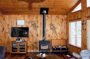 Smart-TV, Kamin, DVD-Player