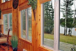 Interior - Mapleview - Three Bedroom Cottage, Sleeps 12 (Cloyne)