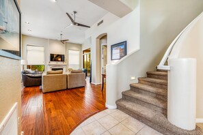 Interior - Dog-friendly monthly rental with private backyard, grill, W/D - great location (Scottsdale)