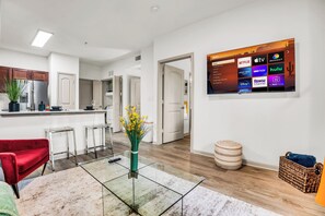 Interior - Cozy 1BR apartment in Frisco, Off of Dallas North Tollway. The Star! (Frisco)
