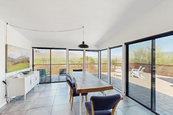 Interior - Gorgeous private home w/ private pool & hot tub, large yard & amazing views (Tucson)