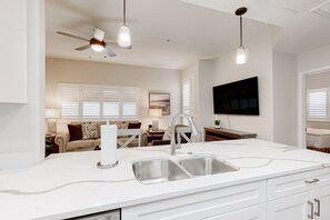 Interior - Dog-friendly condo with pool, washer/dryer - riverwalk path to restaurants (Tucson)