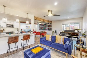 Smart TV, DVD player - Beautiful Home with private pool & spa stunning mountain views (La Quinta)
