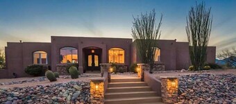 Beautiful mountain view oasis with gourmet kitchen & community pool