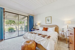 3 bedrooms, desk, iron/ironing board, free WiFi - Play All Day, Relax All Night – Your La Quinta Getaway Awaits! Dog Friendly (La Quinta)