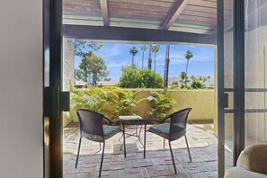 Interior - Charming Palm Springs Condo with Breathtaking Views & Resort-Style Comforts. (Palm Springs)