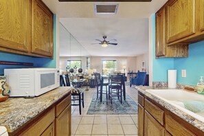 Interior - Charming Palm Springs Condo with Breathtaking Views & Resort-Style Comforts. (Palm Springs)