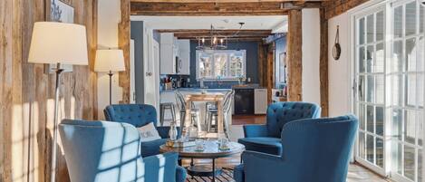 Ferienhaus, Mehrere Betten, Terrasse, Gartenblick (Salt Meadow Farm) | Wohnbereich