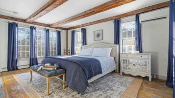 Nhà, nhiều giường, sân hiên, quang cảnh vườn (Salt Meadow Farm) | 3 phòng ngủ, trang trí khác biệt