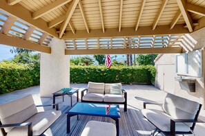 Terrace/patio - Sunny Palm Desert Retreat with Breathtaking Mountain & Valley Views, Heated Pool (Palm Desert)