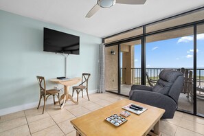 Living area - Windward 312 at Laguna Reef - Bay Views (Rockport)