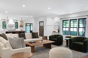 Unclassified image, 5 of 30, button