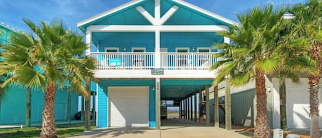 House (4 Bedrooms) | Exterior