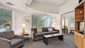 Apartment (3 Bedrooms) | Interior - The Ridgeline & The Traverse by Avantstay 2 Slopeside Units + Hot Tub + Sauna + Heated Pool + Heart of Olympic Valley (Olympic Valley)