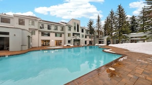 Apartment (3 Bedrooms) | Interior - The Ridgeline & The Traverse by Avantstay 2 Slopeside Units + Hot Tub + Sauna + Heated Pool + Heart of Olympic Valley (Olympic Valley)