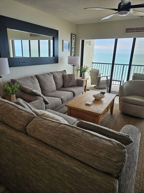 Living area - The Fun Property, Your Premier Beach Rental (Madeira Beach)
