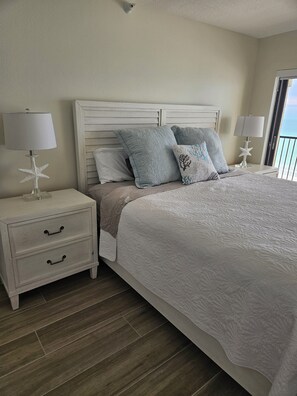 2 bedrooms, iron/ironing board, WiFi, bed sheets - The Fun Property, Your Premier Beach Rental (Madeira Beach)