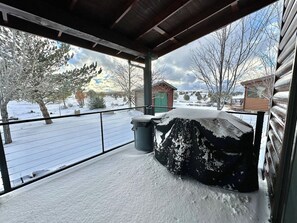 Unclassified image, 4 of 105, button - Updated Spacious Cabin W/View of Wild Horses! (Overgaard)