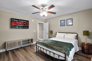 Unclassified image, 3 of 29, button - Large Home - Fully Equipped - Monthly Promo! (Lithonia)