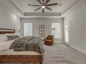 3 bedrooms, iron/ironing board, travel cot, WiFi - House at the Refuge - Relax & Take in Nature (Medicine Park)