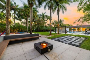 Terrace/patio - Moroccan Style Villa · Pool & Cabana | BKB Court (North Miami)