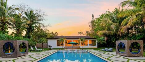 Outdoor pool, sun loungers