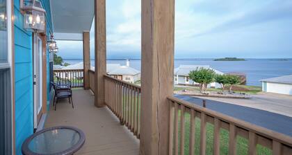 Stunning 4 BR, 3 BA sanctuary where the beauty of the lake meets modern comfort.
