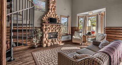 Redbud Cabin – Spacious Family Retreat with Loft, Near River & Trails