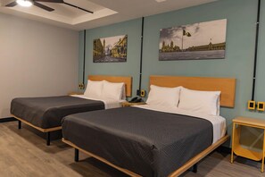 Standard Double Room | Desk, laptop workspace, free WiFi, bed sheets - Hotel Escala Centro Histórico (Mexico City)