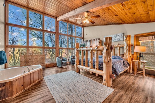 Cliff House: A Spacious Riverfront Escape for Gathering Together