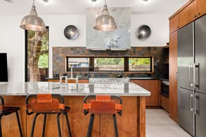 Fridge, microwave, oven, stovetop - Secluded Luxury Home with Pool - The Marsian! (Austin)