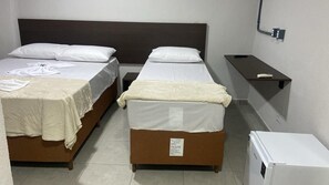 エコノミー シングル ルーム | WiFi (無料)